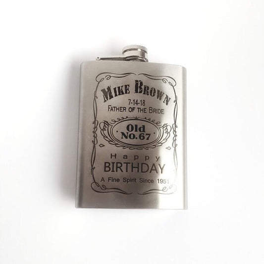 Gravierte Flasche, Individuelles Geburtstagsgeschenk für Väter, Personalisierte Flasche mit Monogramm für ihn, Edelstahlflasche zum Geburtstag, Namensgeschenk zum Geburtstag
