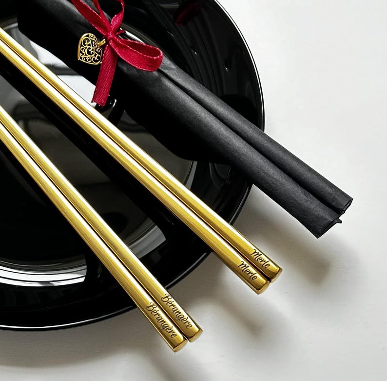 Gold engraved chopsticks with gift wrapping