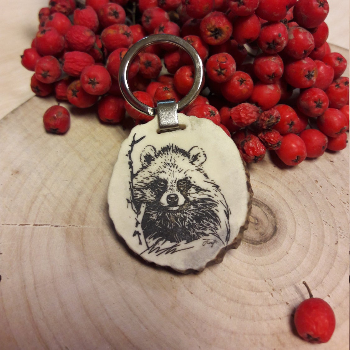 Gravierter Waschbär-Schlüsselanhänger: Personalisierter Schlüsselanhänger mit Hirschgeweih