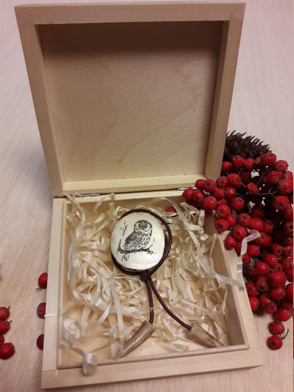 Hornhalskette, Bolo-Halskette, Western-Bolo-Krawatte, Eulen-Bolo, gravierte Bolo-Krawatte, Herrenaccessoires, personalisiertes Geschenk, Lederband, Weihnachtsgeschenk