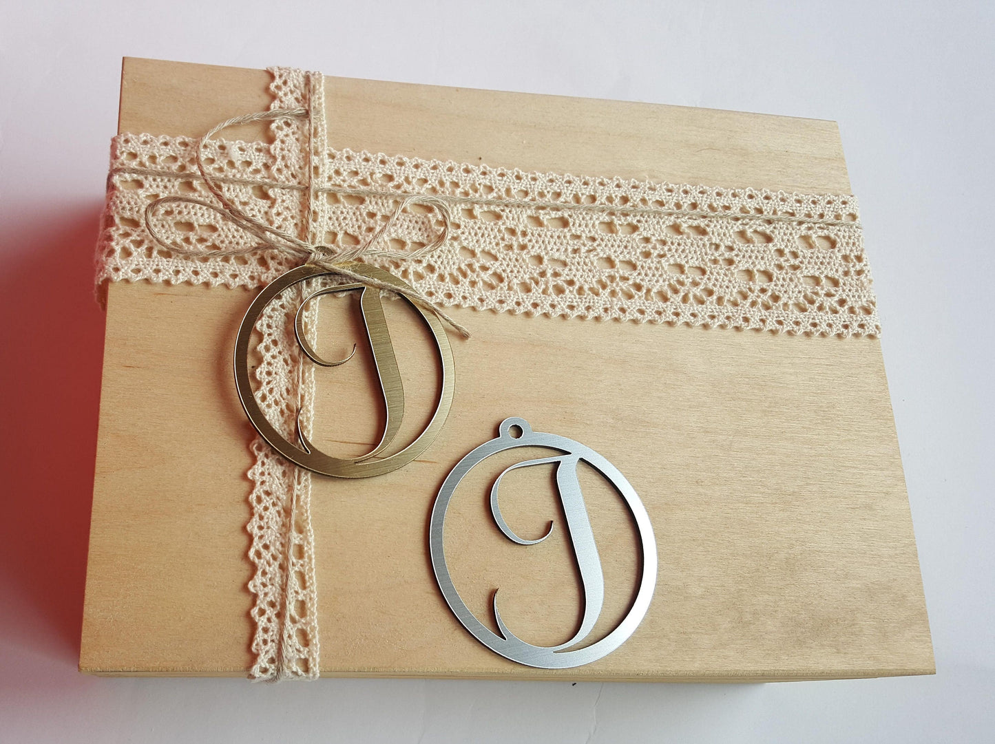 Custom Acrylic Initial Gift Tag: Personalized Christmas Ornament