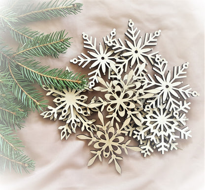 20 Wooden Snowflake Ornaments with Rope – Natural Laser Cut Christmas Decorations, Rustic Tree Hanging Ornaments, Holiday Decor Set