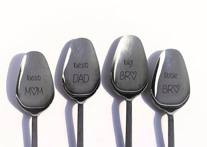 Das beste Weihnachtsgeschenk für die ganze Familie: Personalisiertes Löffelset für Mama, gravierte Silberlöffel mit Namen, Weihnachtsgeschenk für große und kleine Geschwister