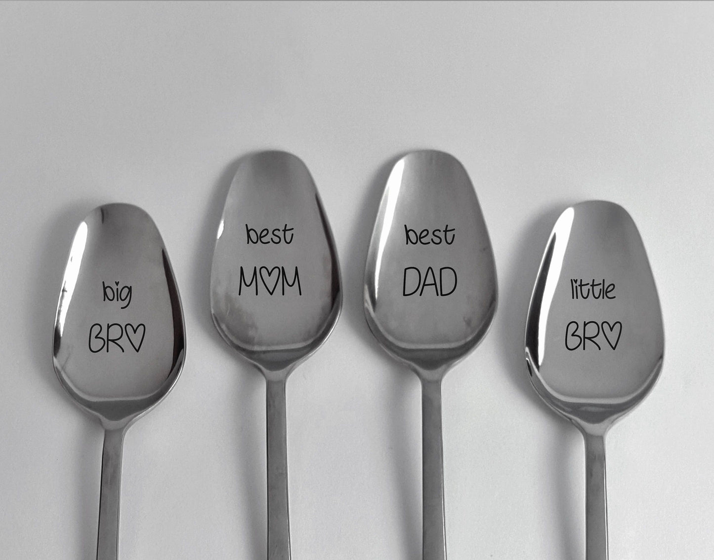 Das beste Weihnachtsgeschenk für die ganze Familie: Personalisiertes Löffelset für Mama, gravierte Silberlöffel mit Namen, Weihnachtsgeschenk für große und kleine Geschwister