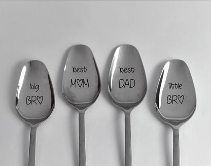 Das beste Weihnachtsgeschenk für die ganze Familie: Personalisiertes Löffelset für Mama, gravierte Silberlöffel mit Namen, Weihnachtsgeschenk für große und kleine Geschwister