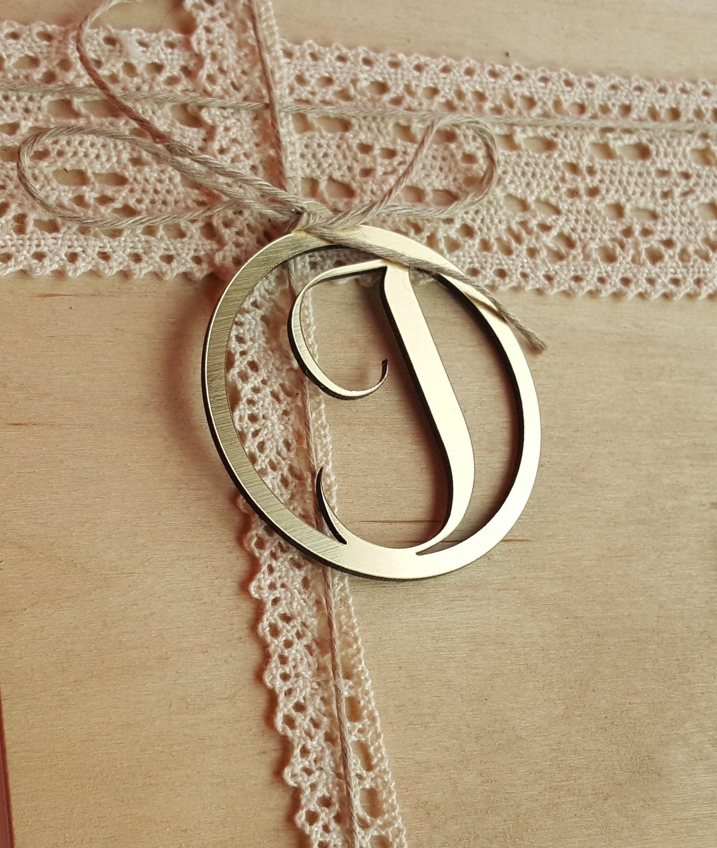 Custom Acrylic Initial Gift Tag: Personalized Christmas Ornament