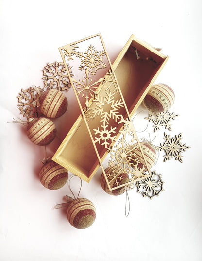 Engraved Wooden Christmas Wine Box: Laser Cut Snowflake Ornament