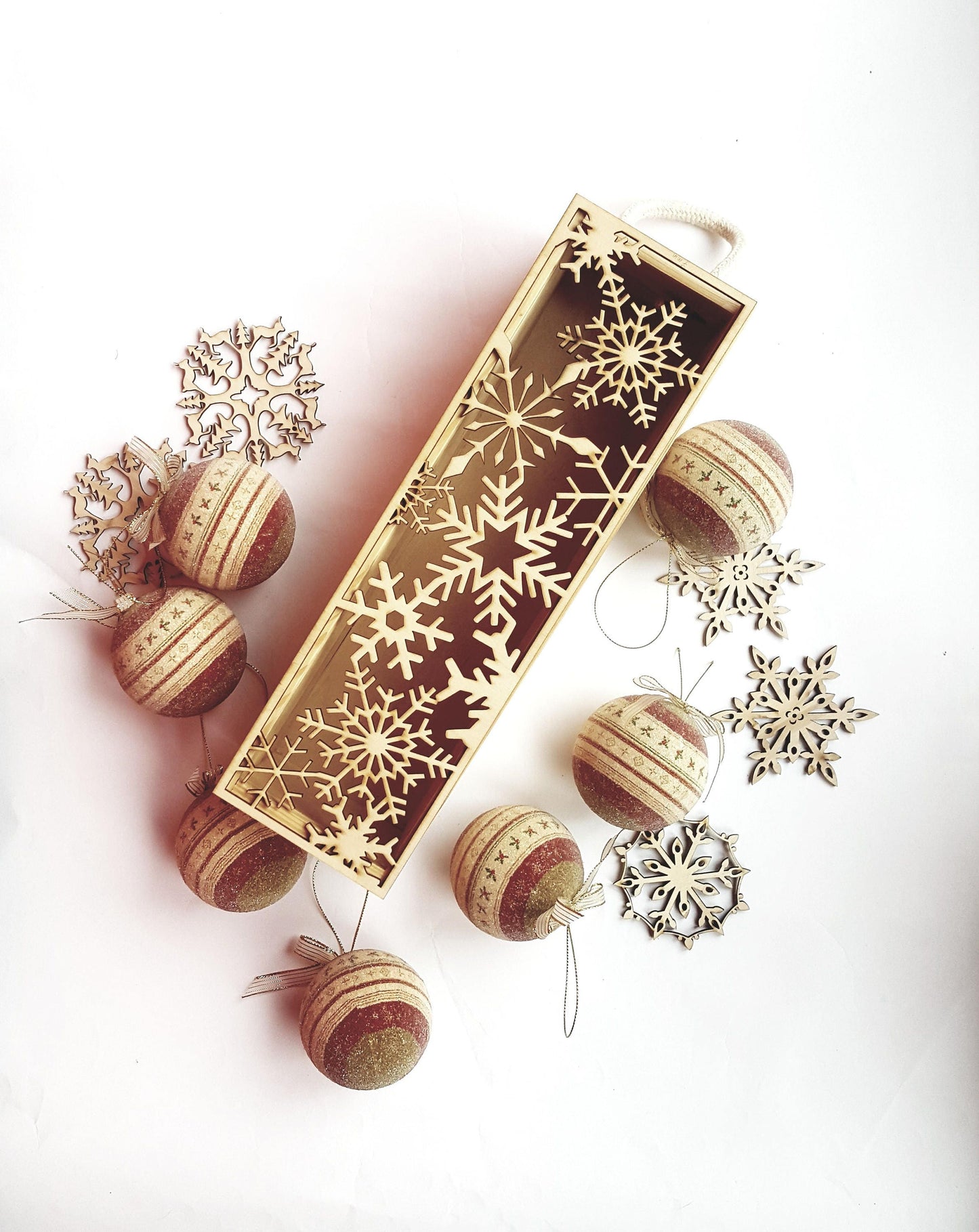 Engraved Wooden Christmas Wine Box: Laser Cut Snowflake Ornament
