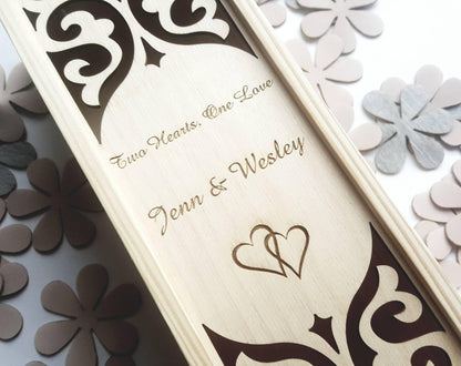 Gravierte Weinkiste zur Hochzeit, lasergeschnittener Weinhalter aus Holz, Geschenk zum Hochzeitstag für das Paar, Weinkiste für die Zeremonie, Save-the-Date-Karte