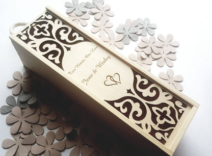 Gravierte Weinkiste zur Hochzeit, lasergeschnittener Weinhalter aus Holz, Geschenk zum Hochzeitstag für das Paar, Weinkiste für die Zeremonie, Save-the-Date-Karte