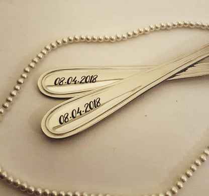 Custom cake forks, engraved wedding dining set, personalized flatware with name date, unique serving gift for bride and groom, mr and mrs