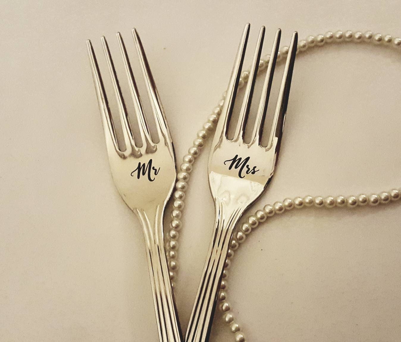 Custom cake forks, engraved wedding dining set, personalized flatware with name date, unique serving gift for bride and groom, mr and mrs