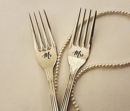 Custom cake forks, engraved wedding dining set, personalized flatware with name date, unique serving gift for bride and groom, mr and mrs