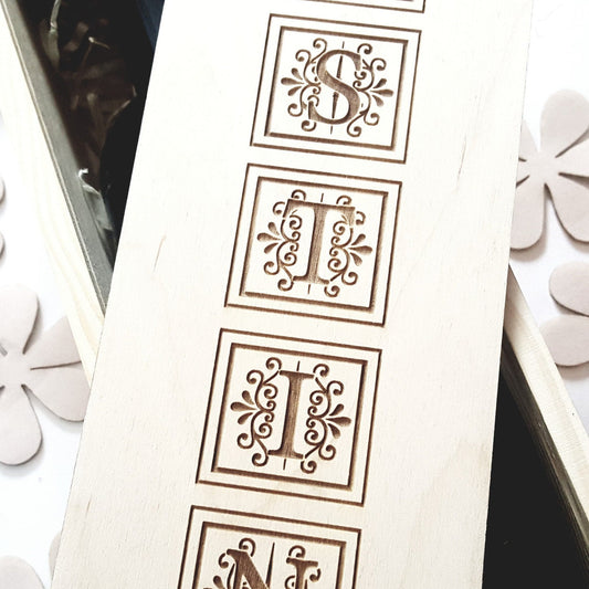 Custom engraved wine box Wedding shower gift Wood time capsule Save the date couple Wedding wine ceremony Anniversary memory gift Mr Mrs