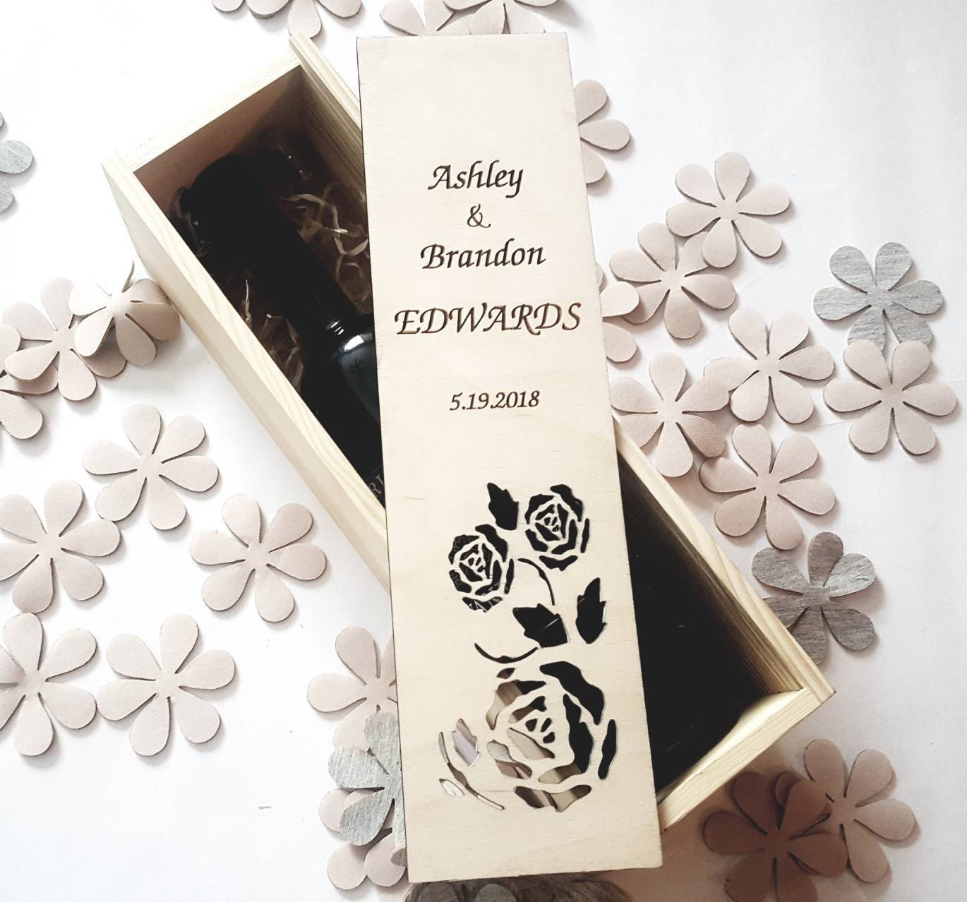 Custom wine box with names and wedding date, laser cut engraved wine case, anniversary gift for couple, wood present for bride and groom
