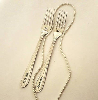 Custom cake forks, engraved wedding dining set, personalized flatware with name date, unique serving gift for bride and groom, mr and mrs
