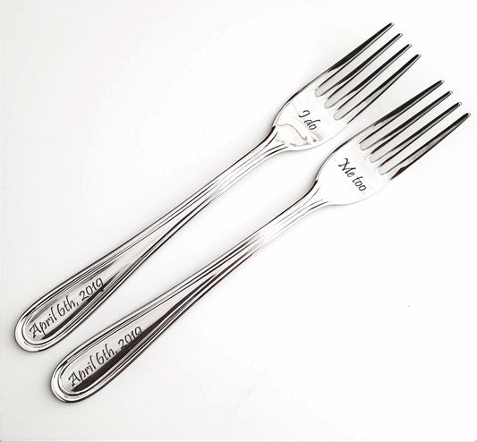 Dining set gift for wedding, personalized forks for bride and groom, custom engraved silverware, wedding table serving, bridal shower gift