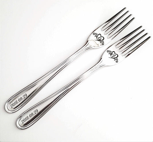 Mr Mrs wedding forks set, personalized serving gift, customized dining set, custom initial gift anniversary engagement bridal shower present
