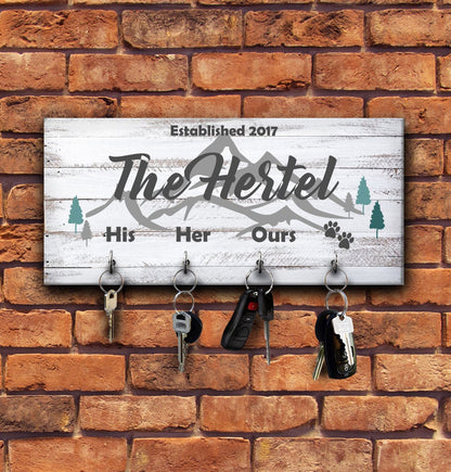 Personalized Mountain Family Key Rack: Wooden Wall Organizer (5 x 11)