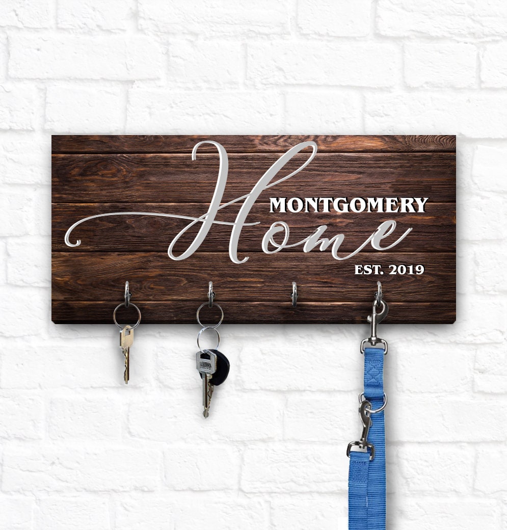 Personalized Family Key Holder: Printed Wood Key Rack with Hooks