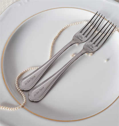 Personalized forks set with engraved wedding anniversary date, customized Mr Mrs gift, kitchen gift for couple, silver dinner serving forks