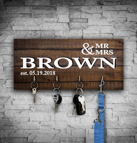 Personalized Family Name Key Hanger: Rustic Wood Key Rack Organizer