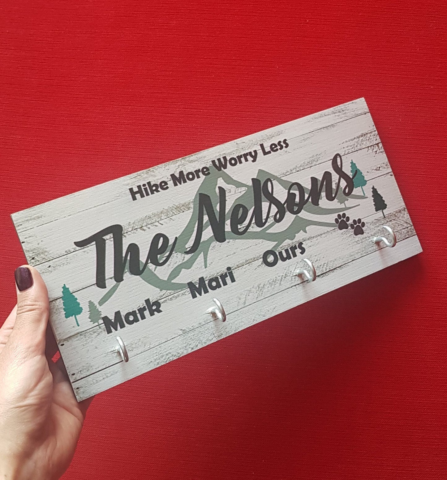 Personalized Mountain Family Key Rack: Wooden Wall Organizer (5 x 11)