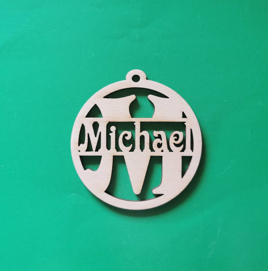 20 Personalized Christmas name ornament Winter wedding place setting card Laser cut letter initial tag Wooden round decoration