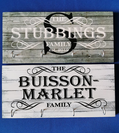 Familienschlüsselhalter für die Wand, personalisierter Schlüsselbrett-Organizer, individuelles Einzugsgeschenk aus Holz, dekorativer Schlüsselaufhänger mit Haken, Holzschild