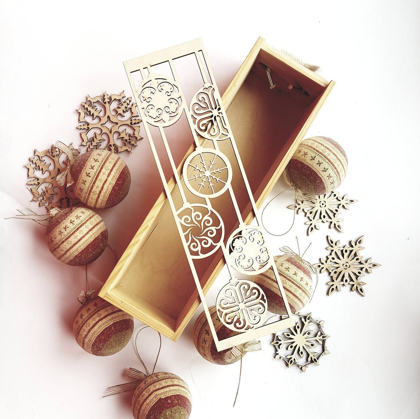 Wooden Decorative Wine Holder Christmas Box for Wine Accessory Sets Winter Wedding Anniversary Birthday 1st Xmas as Mr and Mrs Gift, Lantern