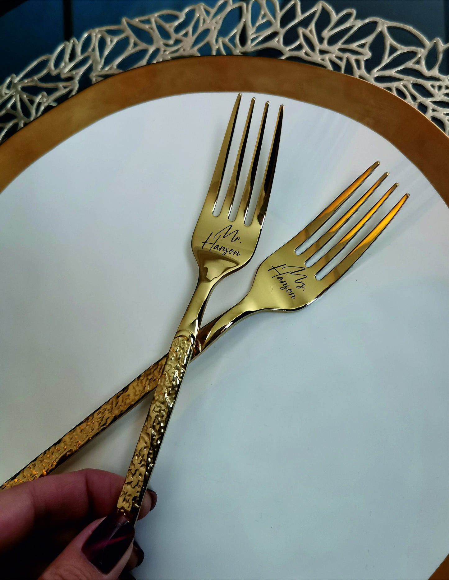 Custom order, 50 gold forks Mr Mrs with the same enrgaving