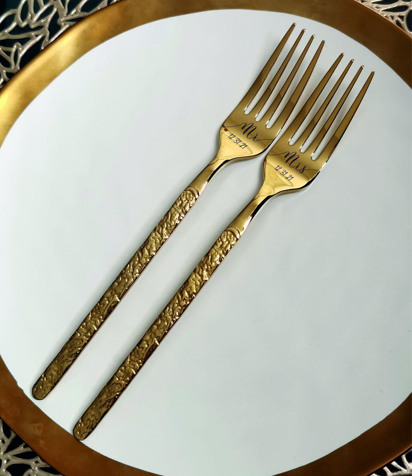 Custom order, 50 gold forks Mr Mrs with the same enrgaving