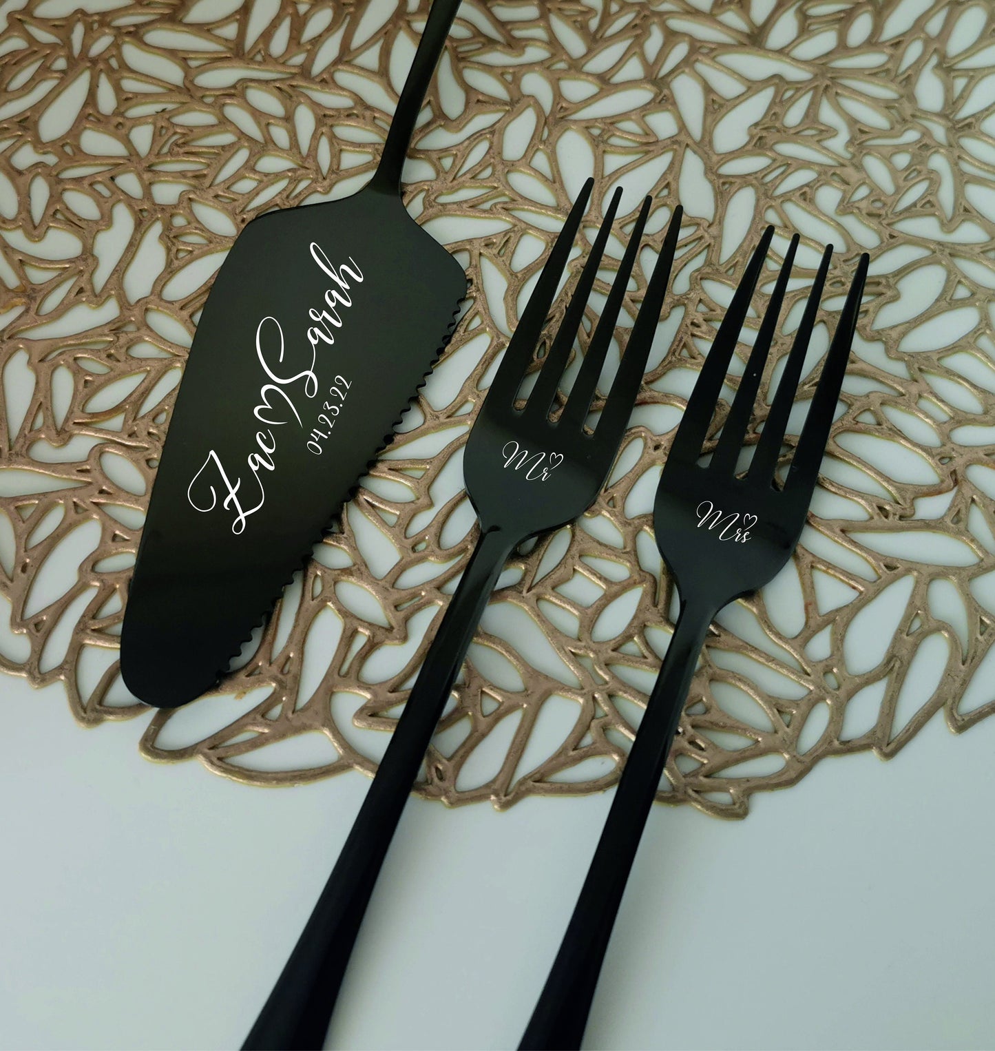Rose Gold Wedding Cake Cutting Set: Personalized Engraved Knife & Forks