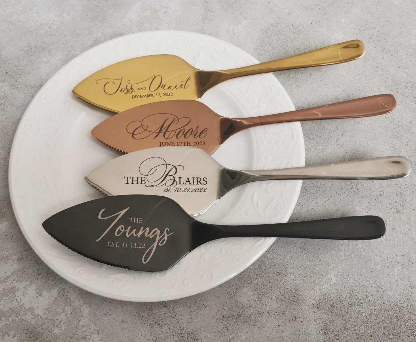 Personalisiertes Tortenmesser- und -heber-Set für Hochzeiten: Gravierter Edelstahl