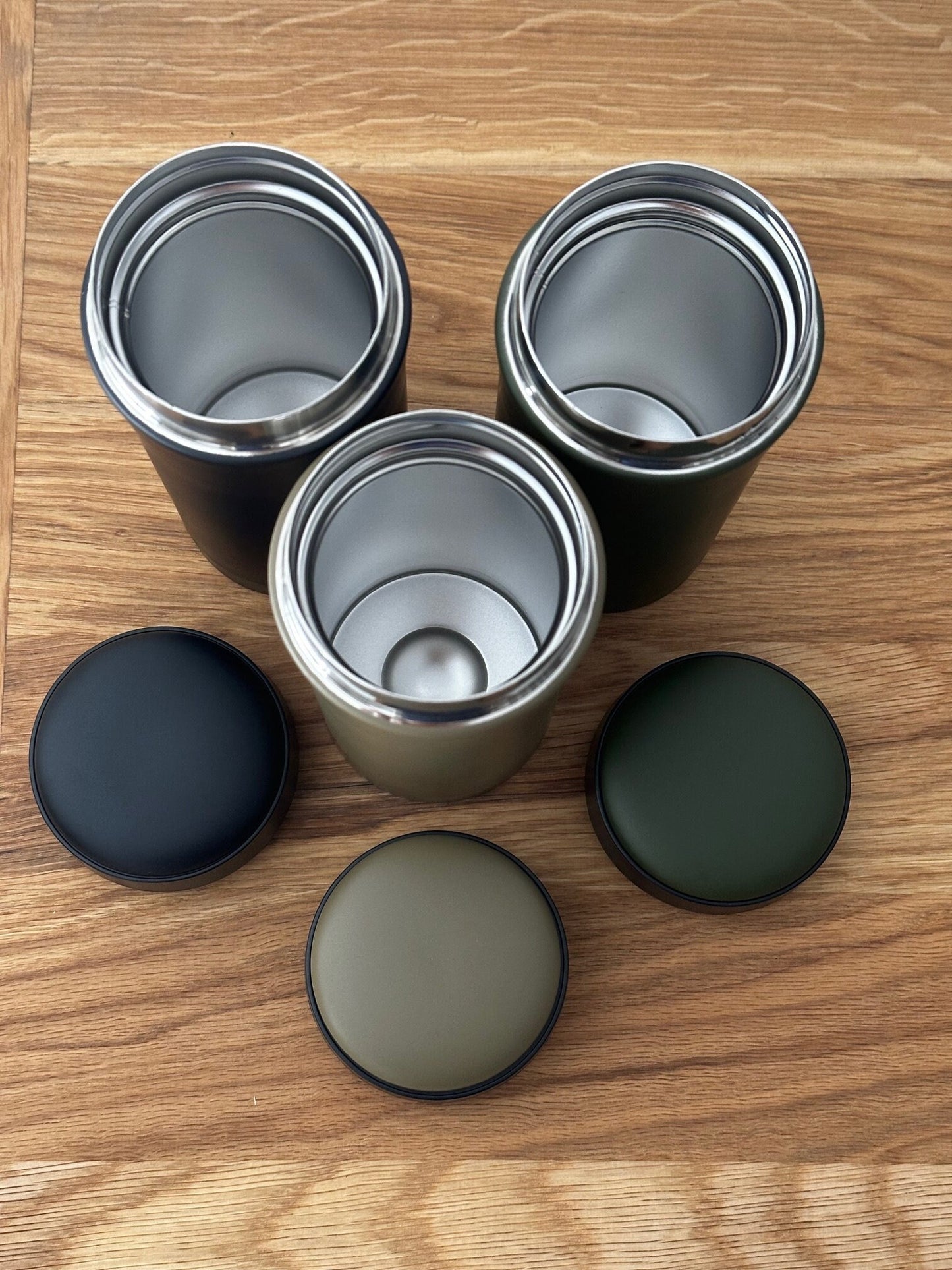 Personalisiertes Weihnachtsgeschenk für Reisende, Wanderer, Militärangehörige, Motorradfahrer und Campingfans: Gravierte 2-in-1-Isolierflasche/Becher