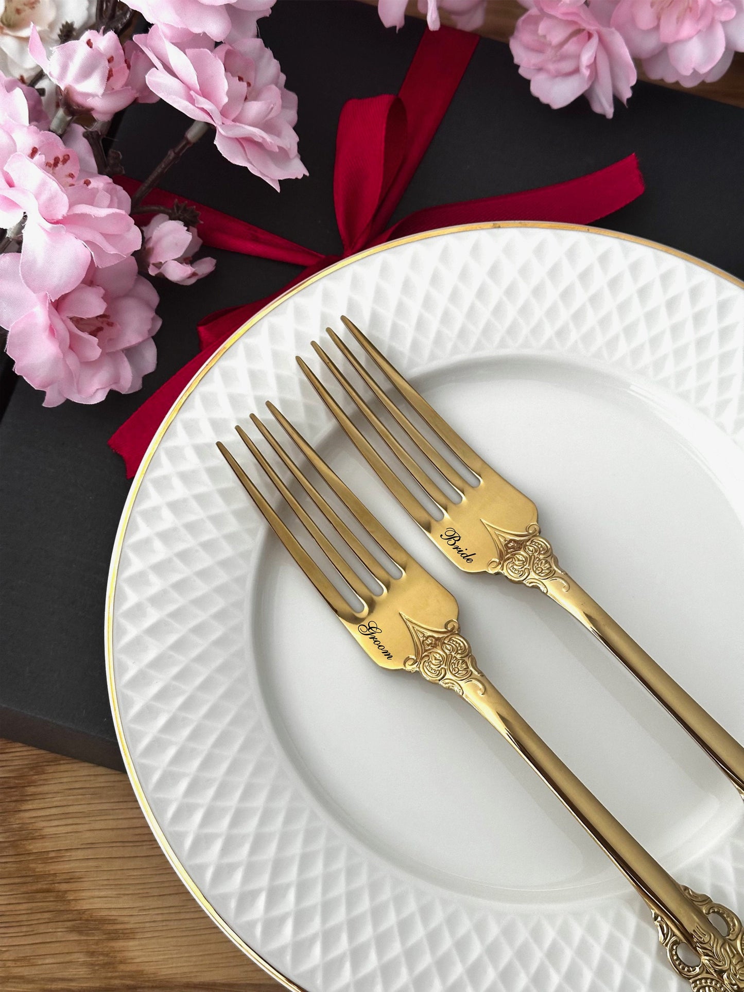 Personalized Wedding Plate & Gold Forks Set: Engraved Keepsake Gift