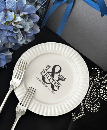 Personalisiertes Tortenbesteck-Set mit Gabeln und Tellern: Graviertes Silberbesteck, Geschenk zur Brautparty