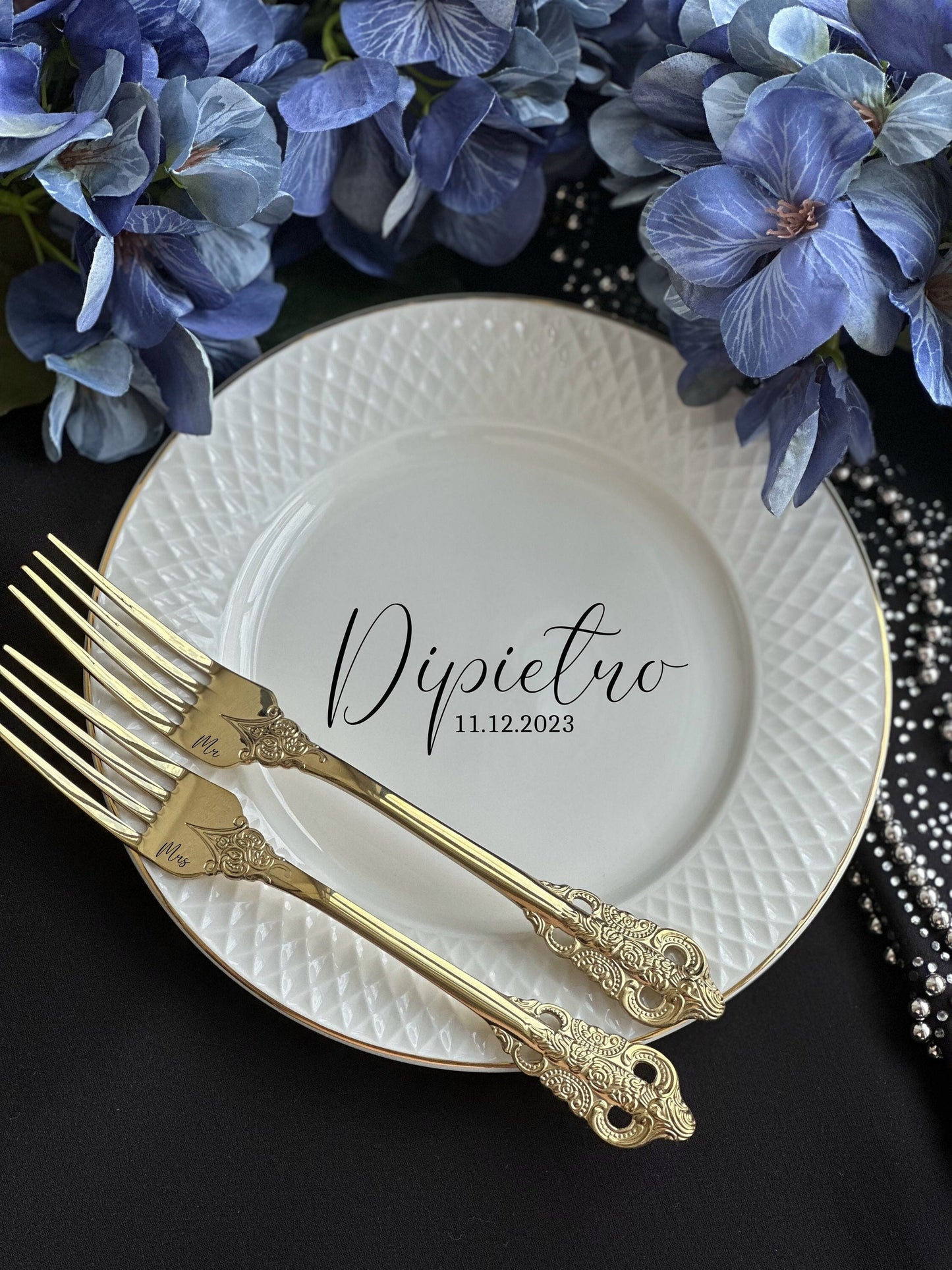 Personalized Wedding Plate & Gold Forks Set: Engraved Keepsake Gift