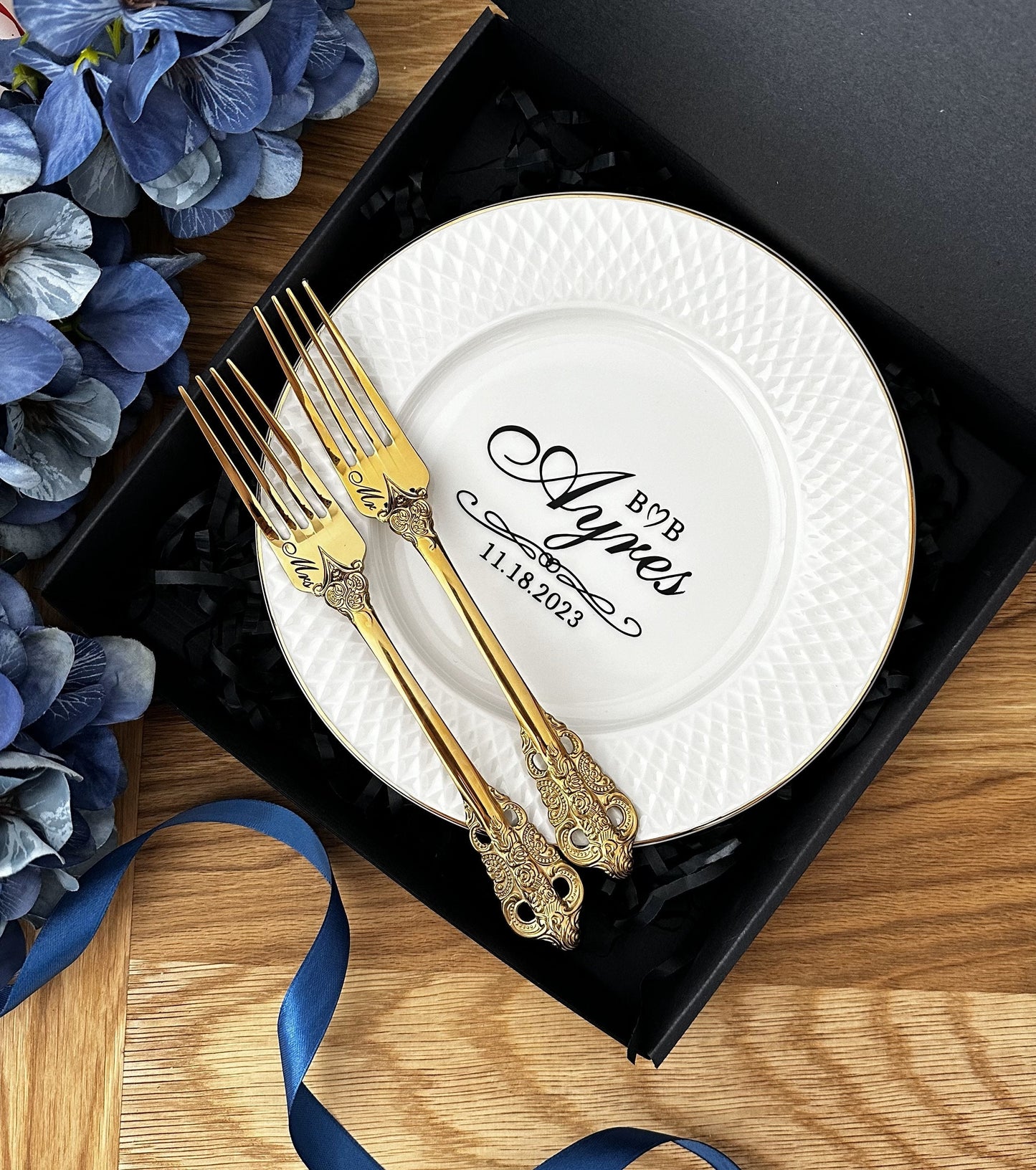 Personalized Wedding Plate & Gold Forks Set: Engraved Keepsake Gift