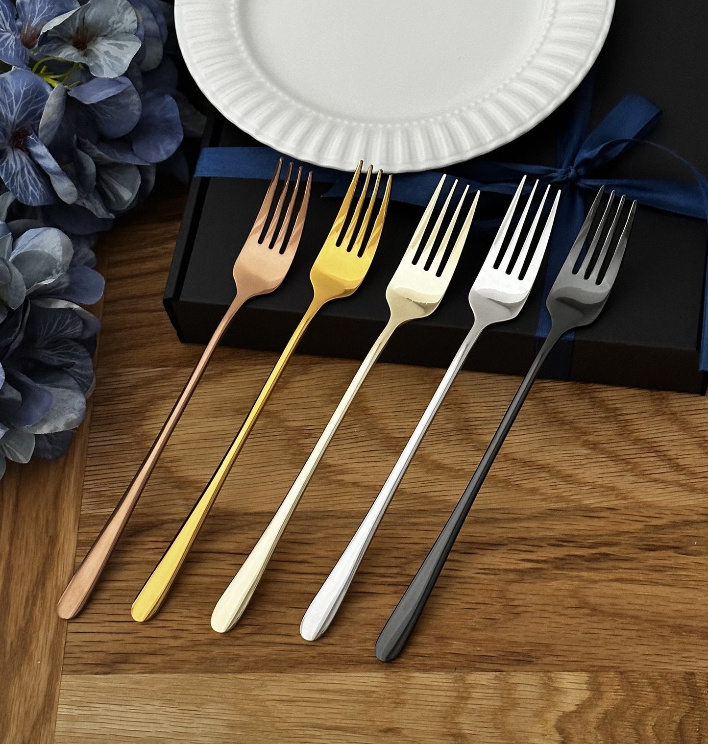 Personalized Wedding Cake Knife Set: Engraved Gold Silver Cutlery Gift