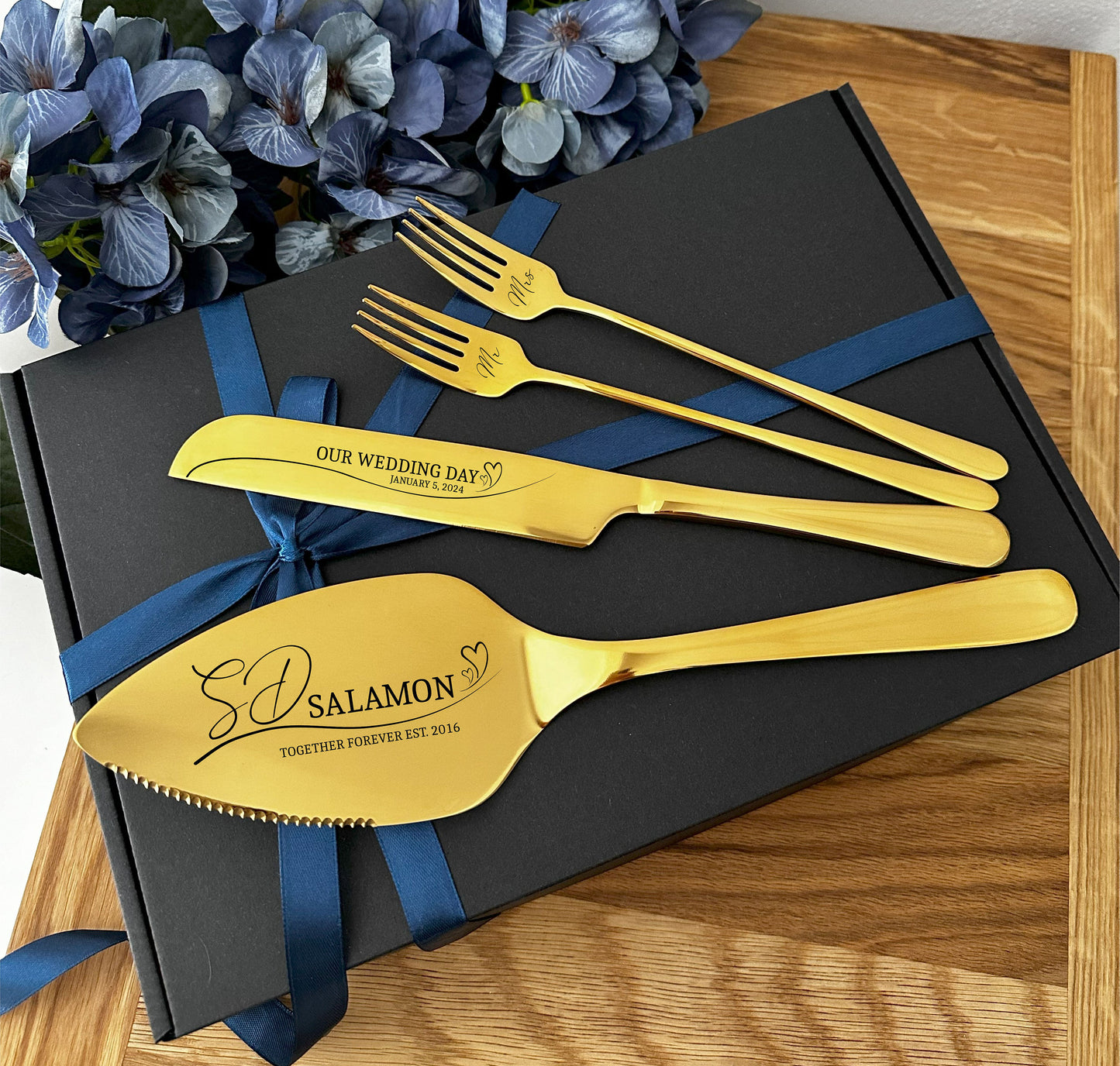 Elegant Cake Cutters Gift for Wedding, Anniversary with Gift Box: Engraved New Family Cutlery with Names and Date, Knives and Forks Set