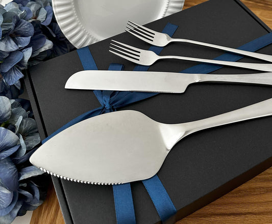 Engraved SILVER cake cutting set with 2 forks and 2 champagne glasses, 1 white plate. Personalization on each pcs, shipping to the US