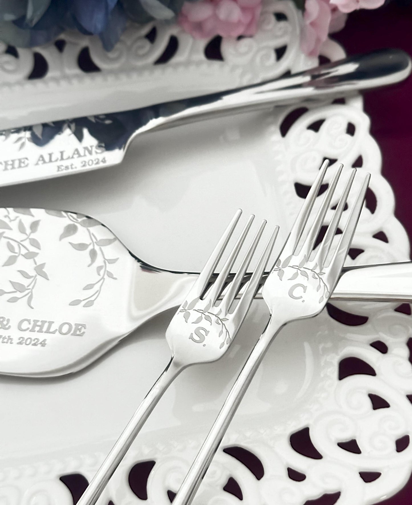 Personalized Wedding Cake Knife Set: Engraved Stainless Steel Cutlery, Mr & Mrs Gift