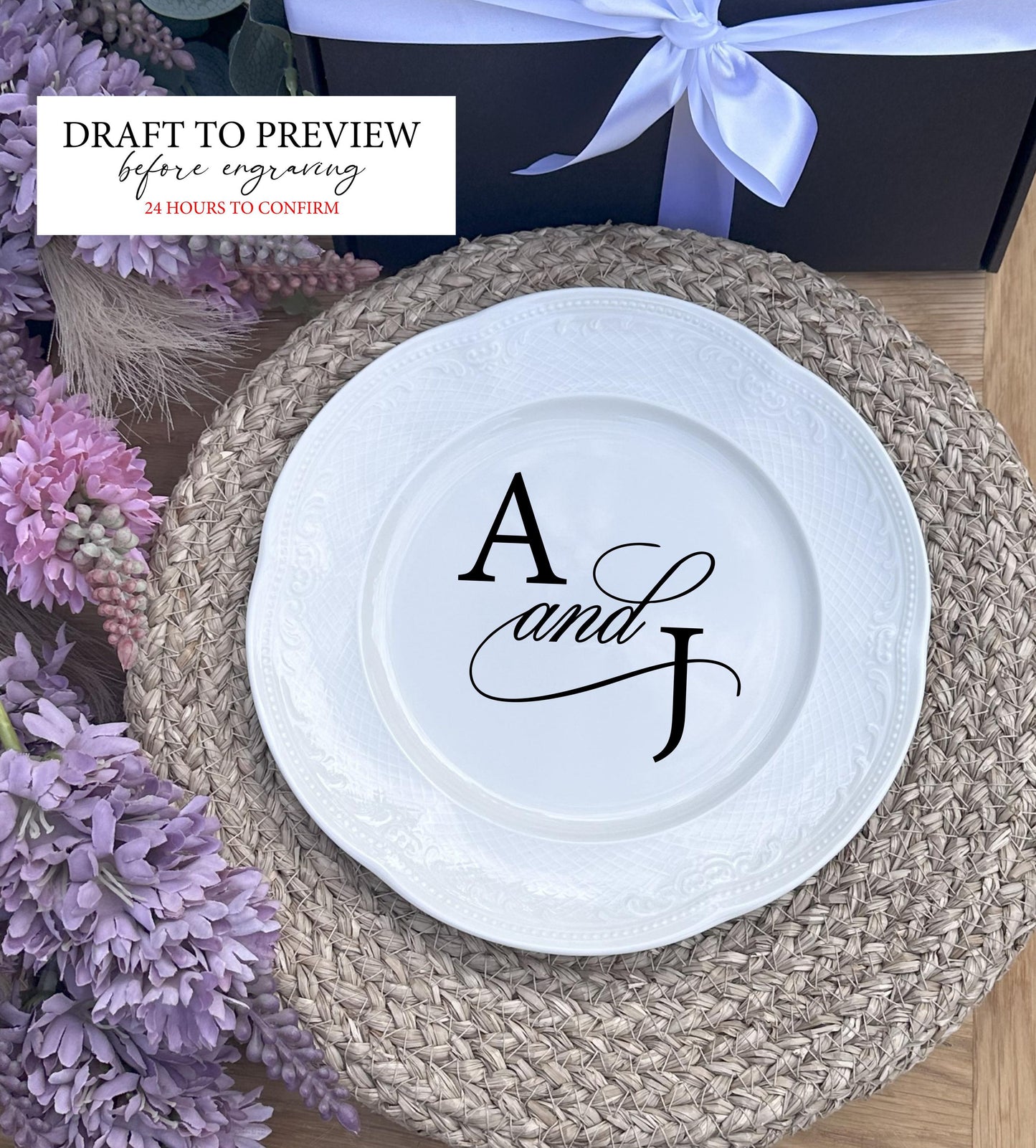 Elegantes, personalisiertes Hochzeitsandenken für das Paar: Beigefarbener Teller mit individuellem Design, luxuriöses Geschenk zum 1. Hochzeitstag