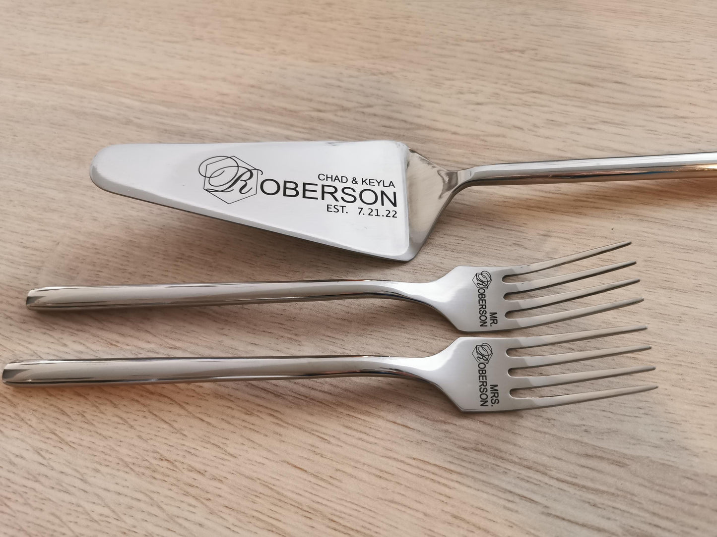 Personalized Wedding Cake Cutting Set: Engraved Italian Quality Silver Stainless Steel Cutlery Keepsake for Couple, Anniversary Gift