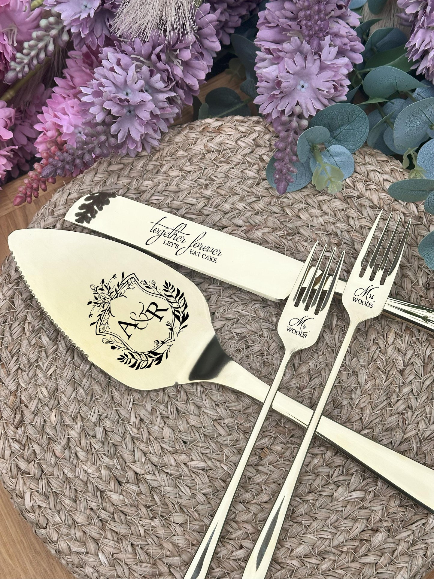 Wedding cake server, knife & 2 forks set, luxury gift for bride and groom with personalized new last name and marriage date