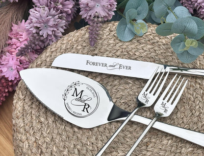 Personalized Wedding Keepsake for Couple: Custom Engraved Cake Cutters Set for Bride and Groom, Mr Mrs Table Decor, Bridal Shower Gift