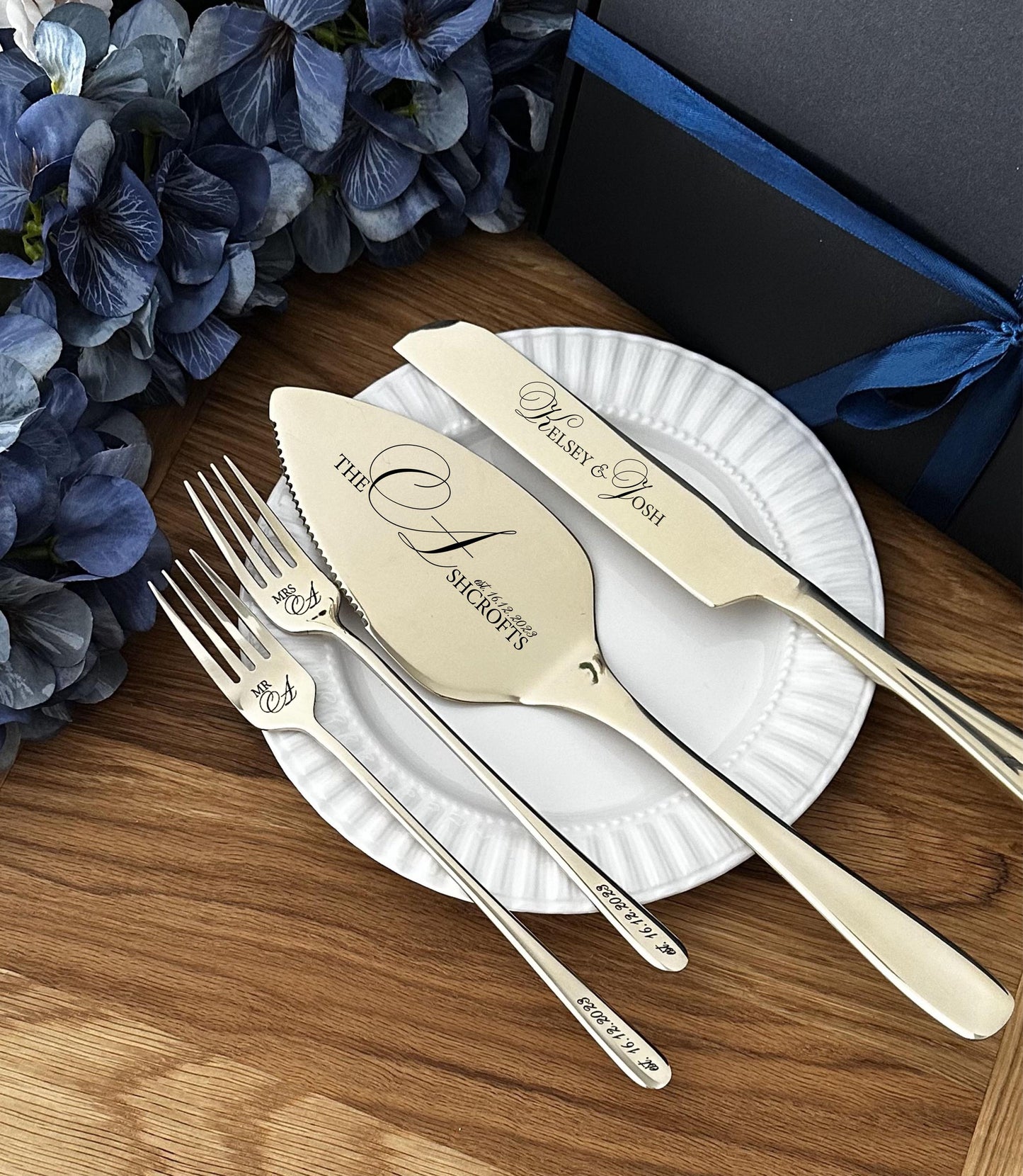 Individuell graviertes Torten-Servierset für Paare: Massives Champagner-Messer und -Gabeln – Geschenk für Brautparty, Jahrestag, Hochzeitsandenken